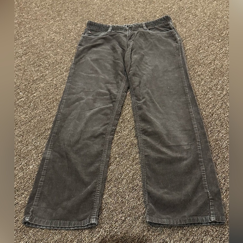 Tommy Hilfiger 31/30 men’s brown corduroy denim pants bottoms casual EUC !